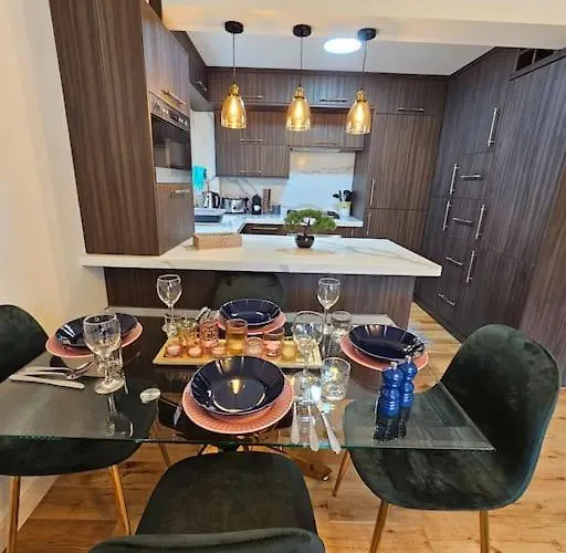 Comfortable Two Bedroom Flat